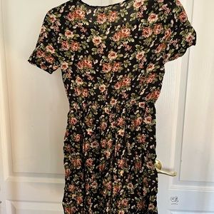 Forever 21 Floral short sleeve dress
